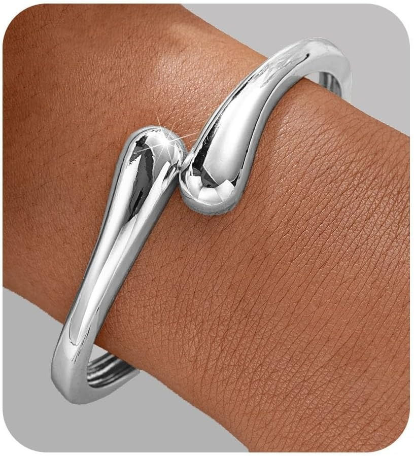 Thumbnail: Solenne Fluid Gold Bangle