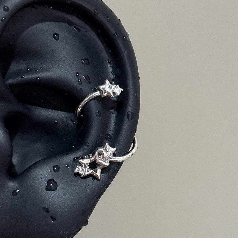 Solenne Star Crawler Ear Cuff