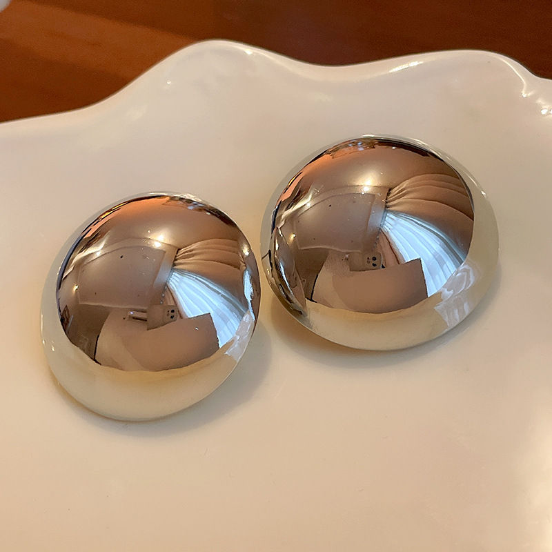 Thumbnail: Solenne Grande Dome Stud Earrings