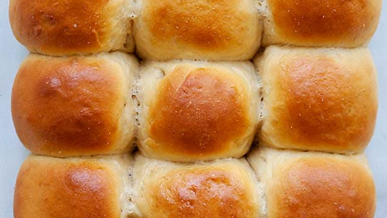 HAWAIIAN DINNER ROLLS