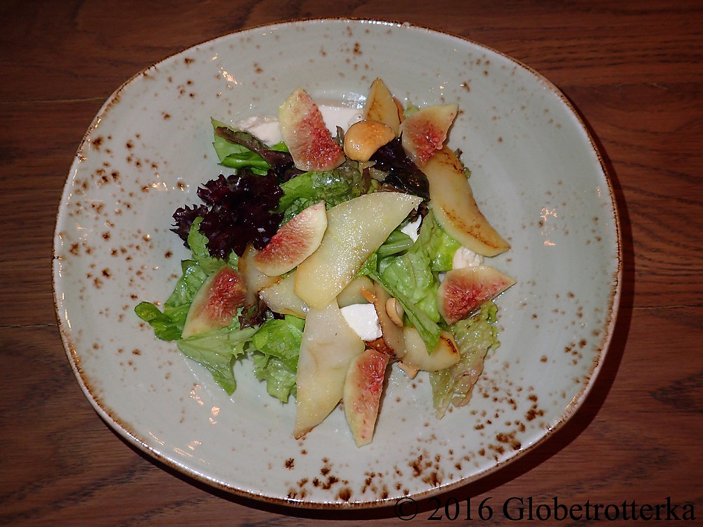 La salade au fromage de chèvre et aux figues © 2016 Globetrotterka