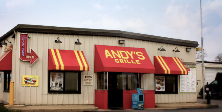 🍔✨Cozy Vibes & Classic Bites: Your New Go-To Burger Spot! 💛🌭