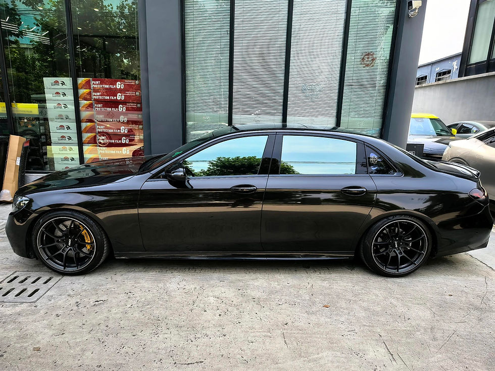 Thumbnail: Obsidian Liquid Black Vinyl Wrap