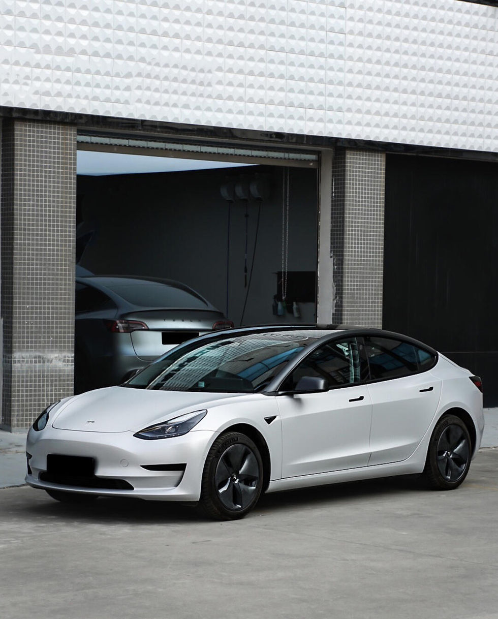 Thumbnail: Satin Aluminum Mercury Vinyl Wrap
