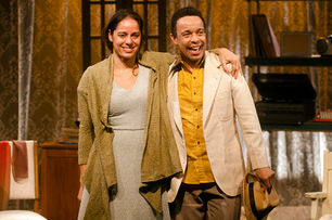 "A VIDA PASSOU POR AQUI", COM CLAUDIA MAURO E ÉDIO NUNES NO TEATRO J. SAFRA - SP