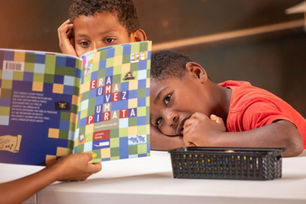 "MALA DE HISTÓRIAS" LEVA 40 CRIANÇAS DA MUNIDADE TERRA DO SOL AO MAG GOIÁS