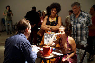 PERFORMANCE "FAHRENHEIT" APRESENTA HOMENS QUE REFLETEM SUAS MASCULINIDADES