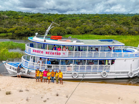 BARCO REGATÃO ATRACA EM TERRITÓRIO INDÍGENA NO RIO ARAPIUNS - PA
