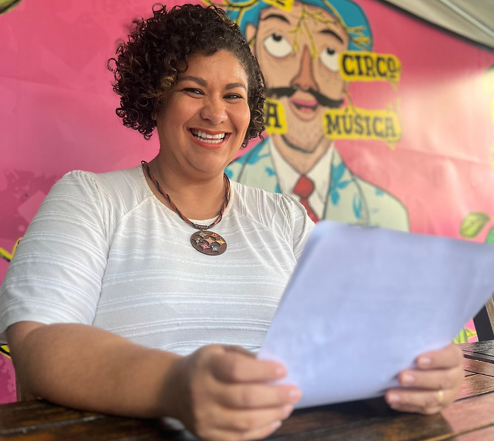 AMANDA COSTA LANÇA O LIVRO "PERFIS DE QUEM VIVA A CULTURA" EM GOIÂNIA