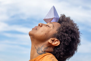 ESPETÁCULO "IN(VI)SÍVEL" ESTREIA EM JULHO NO TEATRO CASA DOS QUATRO - DF
