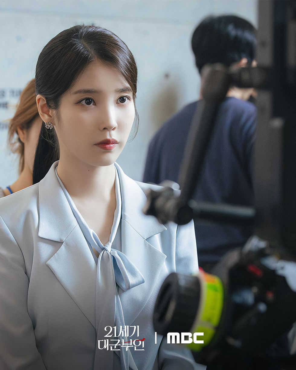 IU e Byeon Woo Seok mostram sintonia em bastidores de “Perfect Crown”