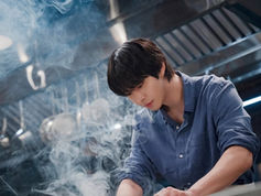 Ahn Hyo Seop vive chef genial e misterioso em novas fotos de “Final Table”