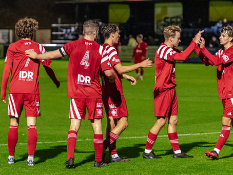 Five Star Reds Win At Home