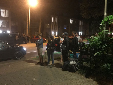 2:30 De eerste ouders en kinderen staan al klaar!!