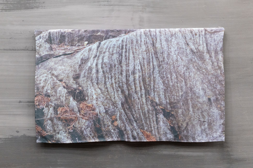 Bel Falleiros, 'Ombligo-Nudo-Umbligo-Nó-Navel-Knot' (2023) op.cit