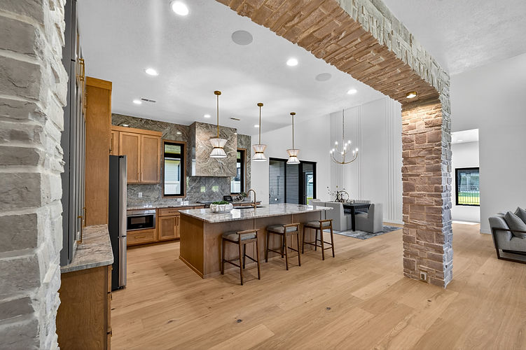 2300 S Meadowview Ave-056.jpg