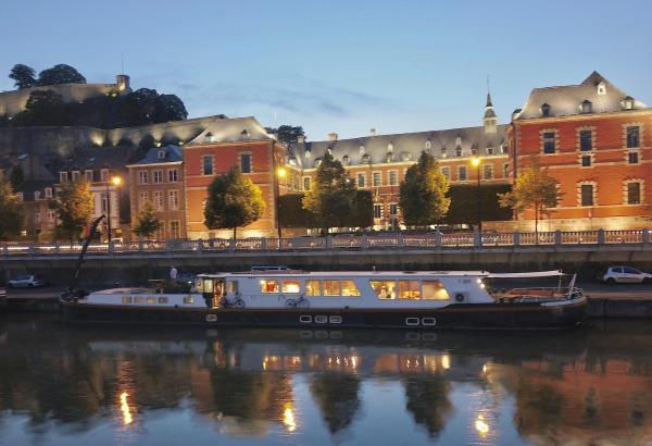 Quayside view MS Elisabeth.jpg