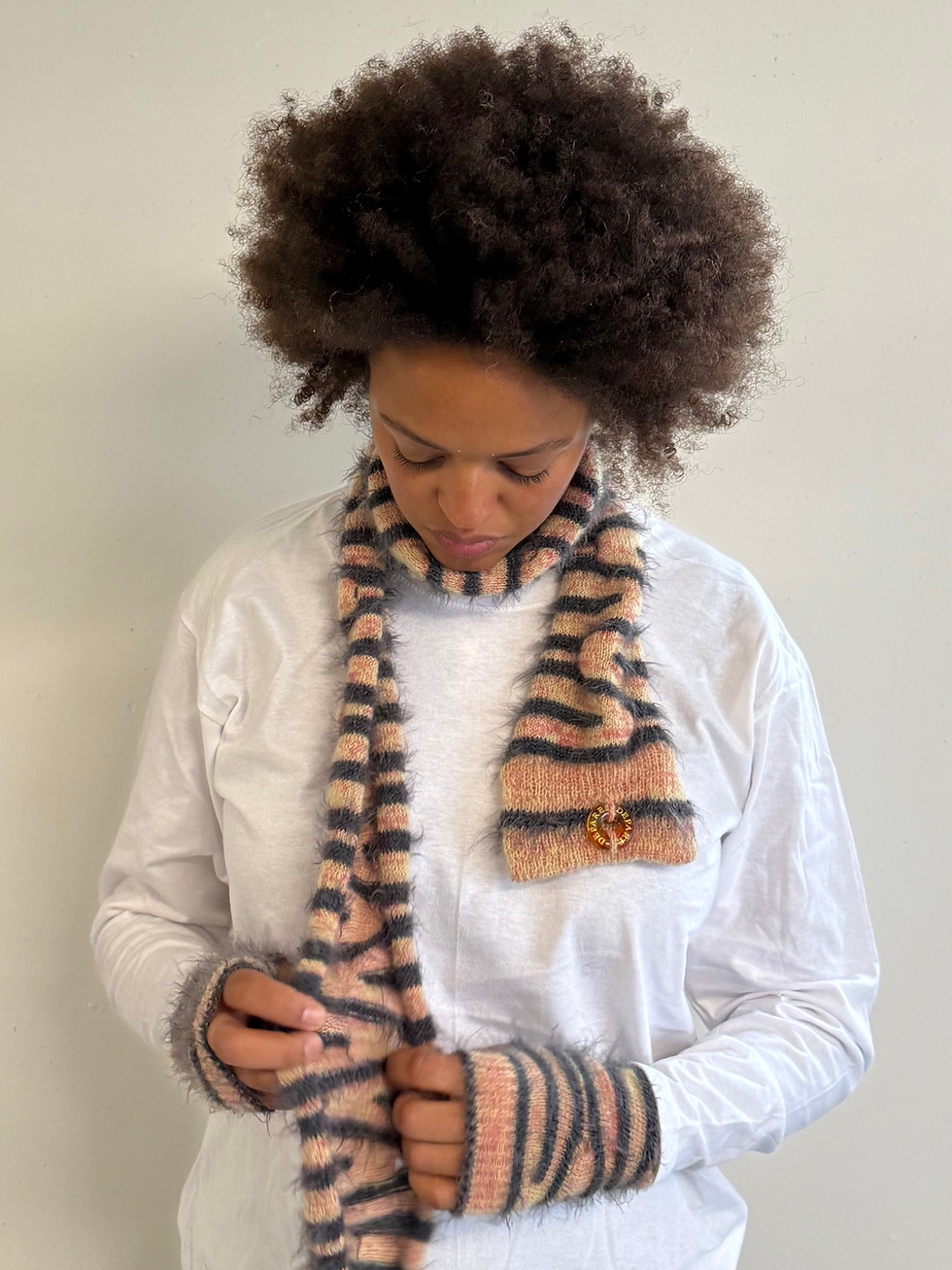 Thumbnail: snake scarf & hand-warmer set