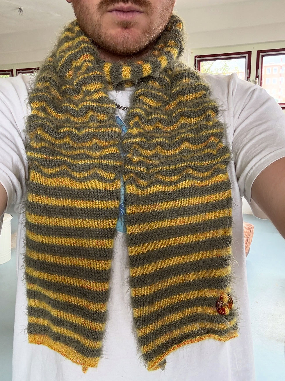Thumbnail: eyelash scarf