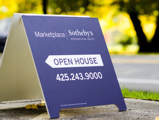 Picture of Sotheby's sign on lawn