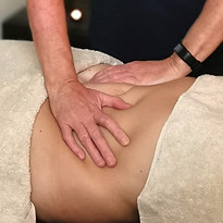 Massage abdominal Chi Nei Tsang