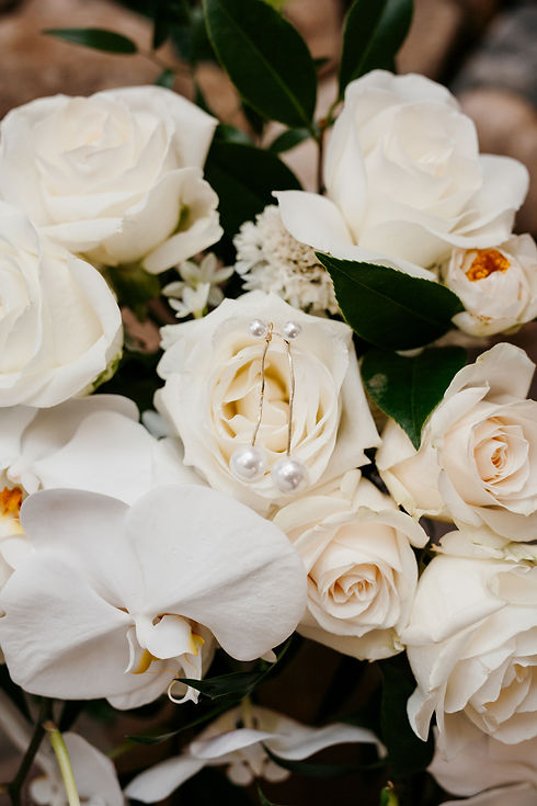 Florboxoxo Villa Parker floral design for weddings white greenery flowers