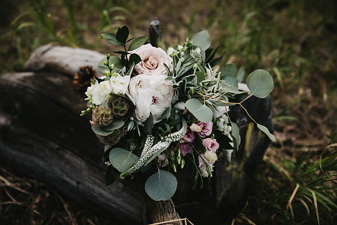 Florboxoxo Mount Vernon Canyon Club floral design for weddings bridal bouquet