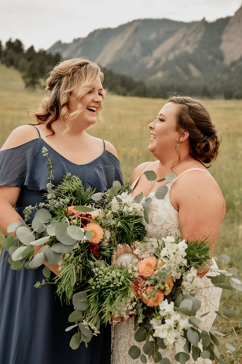 Florboxoxo Sunrise Amphitheater Boulder floral design for weddings bridal bouquet bridesmaids flowers