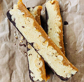 Greitai ir lengvai pagaminamas naminis „Snickers" batonėlis (Receptas)