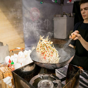 Ar išdrįsite skanauti vabzdžių? Sekmadienio gatvės maisto turguje maistas krebždės ir rangysis