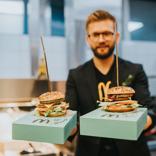 Pamatykite pirmieji, kaip atrodo „McDonald‘s“ ir Alfo Ivanausko sukurti mėsainiai