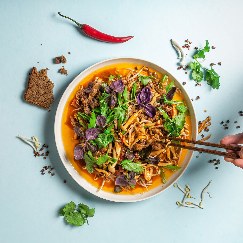 Kiniška jautiena su degančio aliejaus triuku (Receptas)