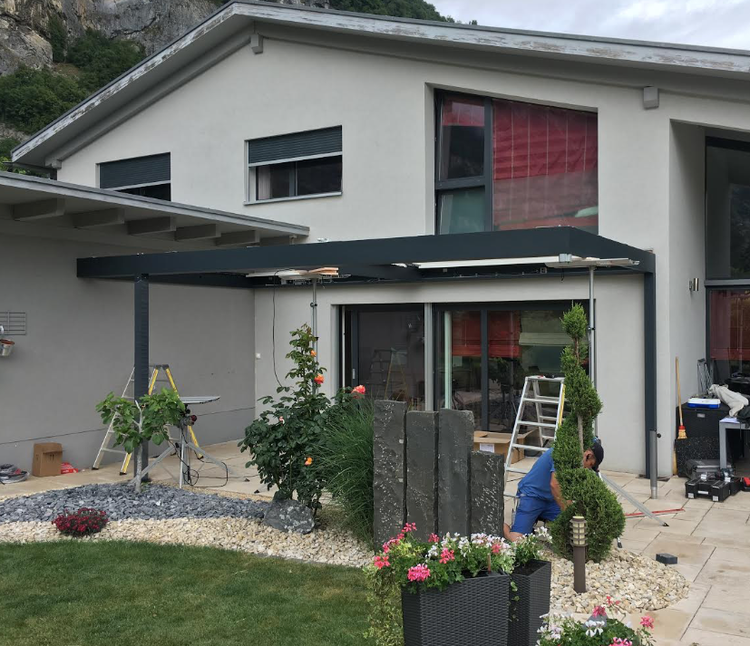 Pergola bioclimatique à lames orientables Suisse par Solembra