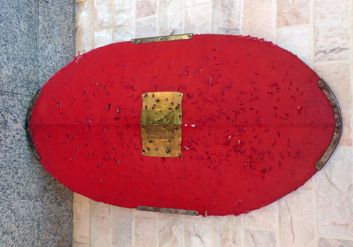 Bouclier romain - scutum en bois Production artisanale