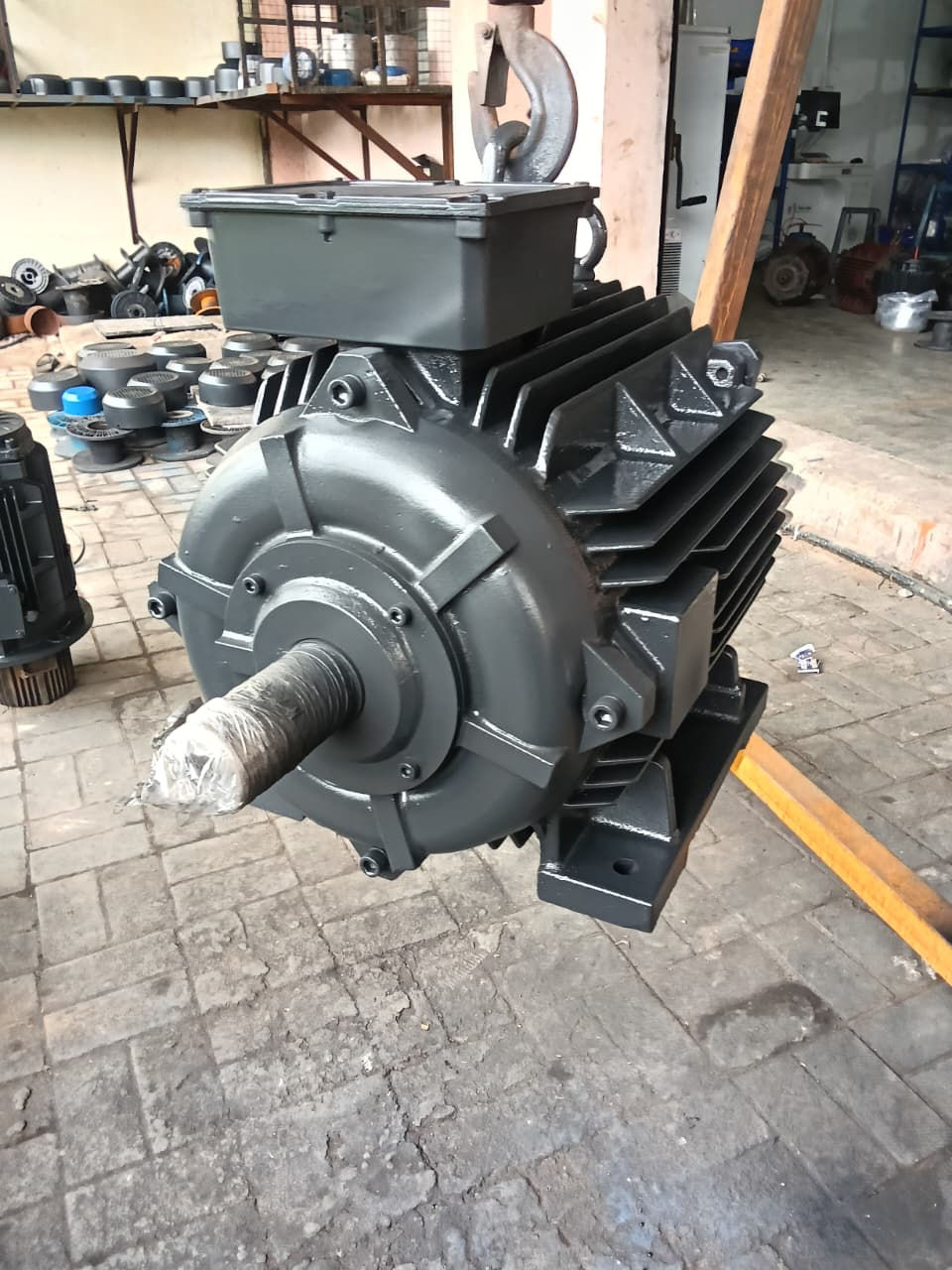 120 HP 3 PHASE 1440 RPM FOOT MOUNTED INDUCTION MOTOR