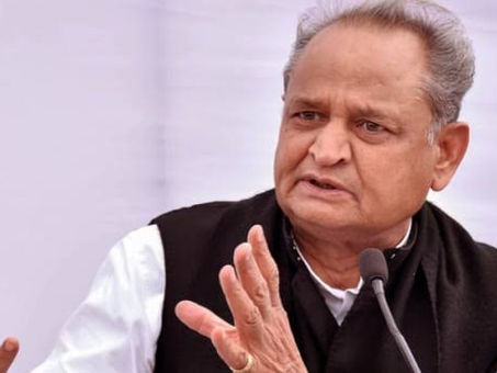 सरकार गिराने के लिए प्रति विधायक 15 करोड़ की पेशकश, गहलोत का आरोप