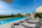 02 Home 810_3976 Liegen Pool Blick zum Meer.jpg