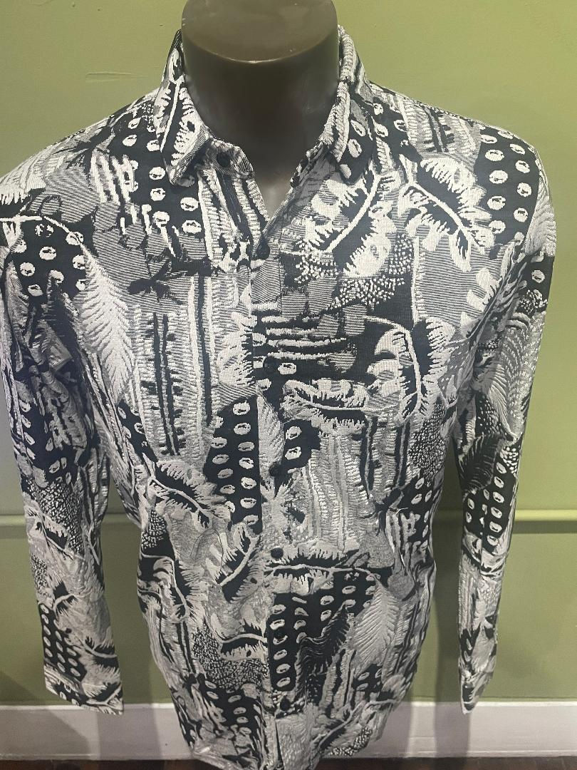 Thumbnail: Deniko shirt button front black floral stretchy regular fit