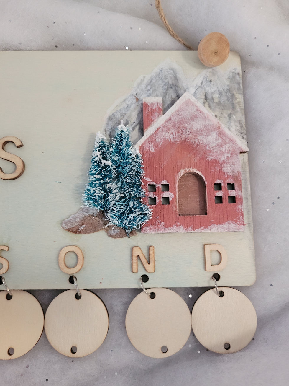 Miniature : Calendriers Anniversaires- Décors Montagne et Chalet. Thème Nature Sapins, Luge.