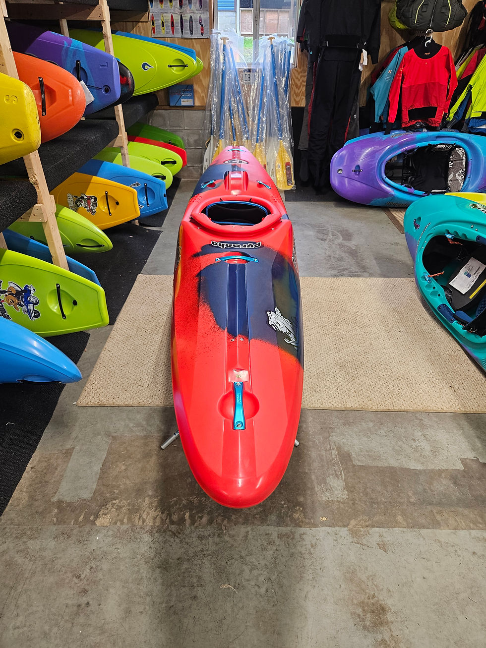 Thumbnail: Pyranha 12R 