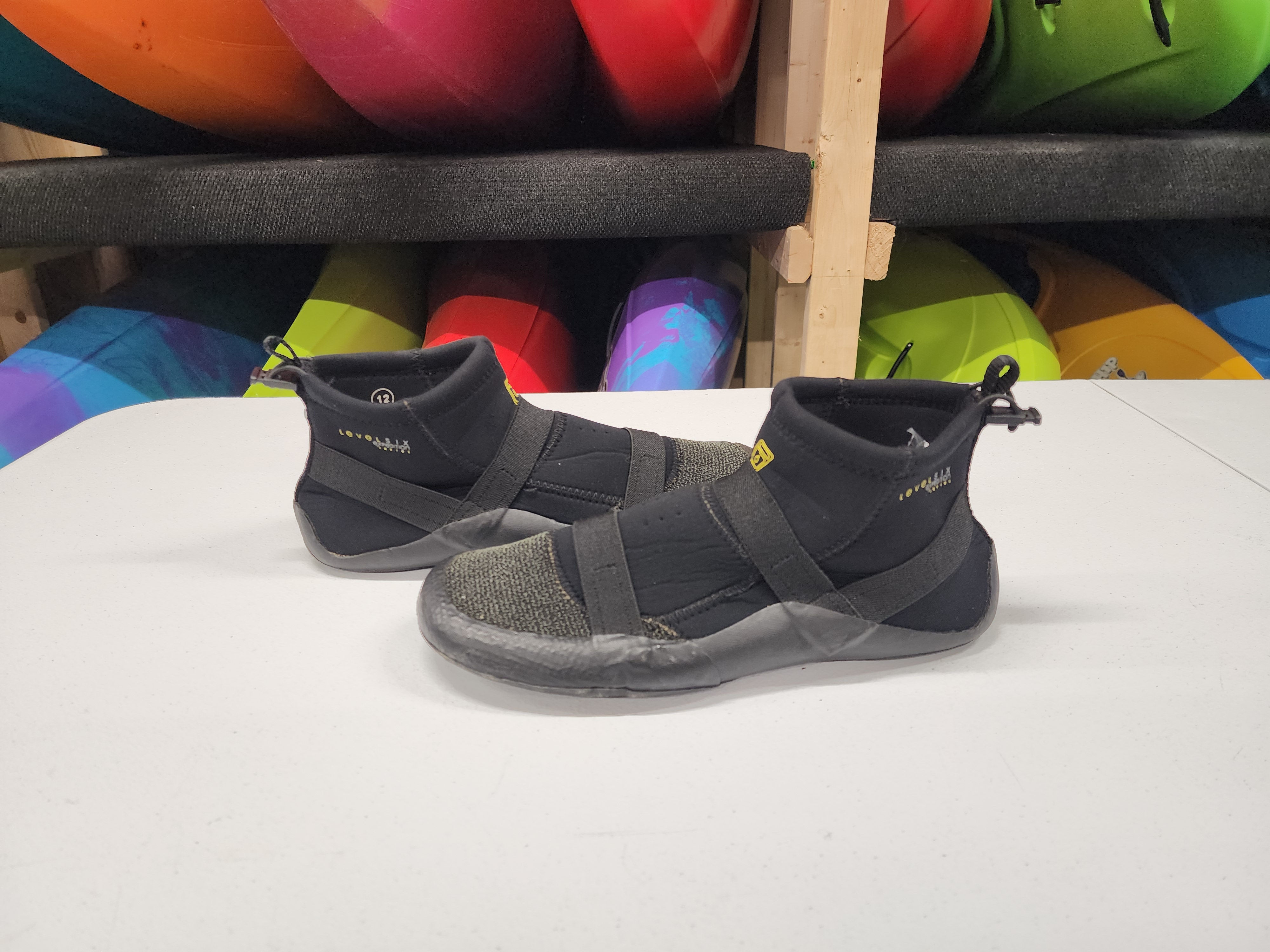 Level Six Wetshoe sz. 12