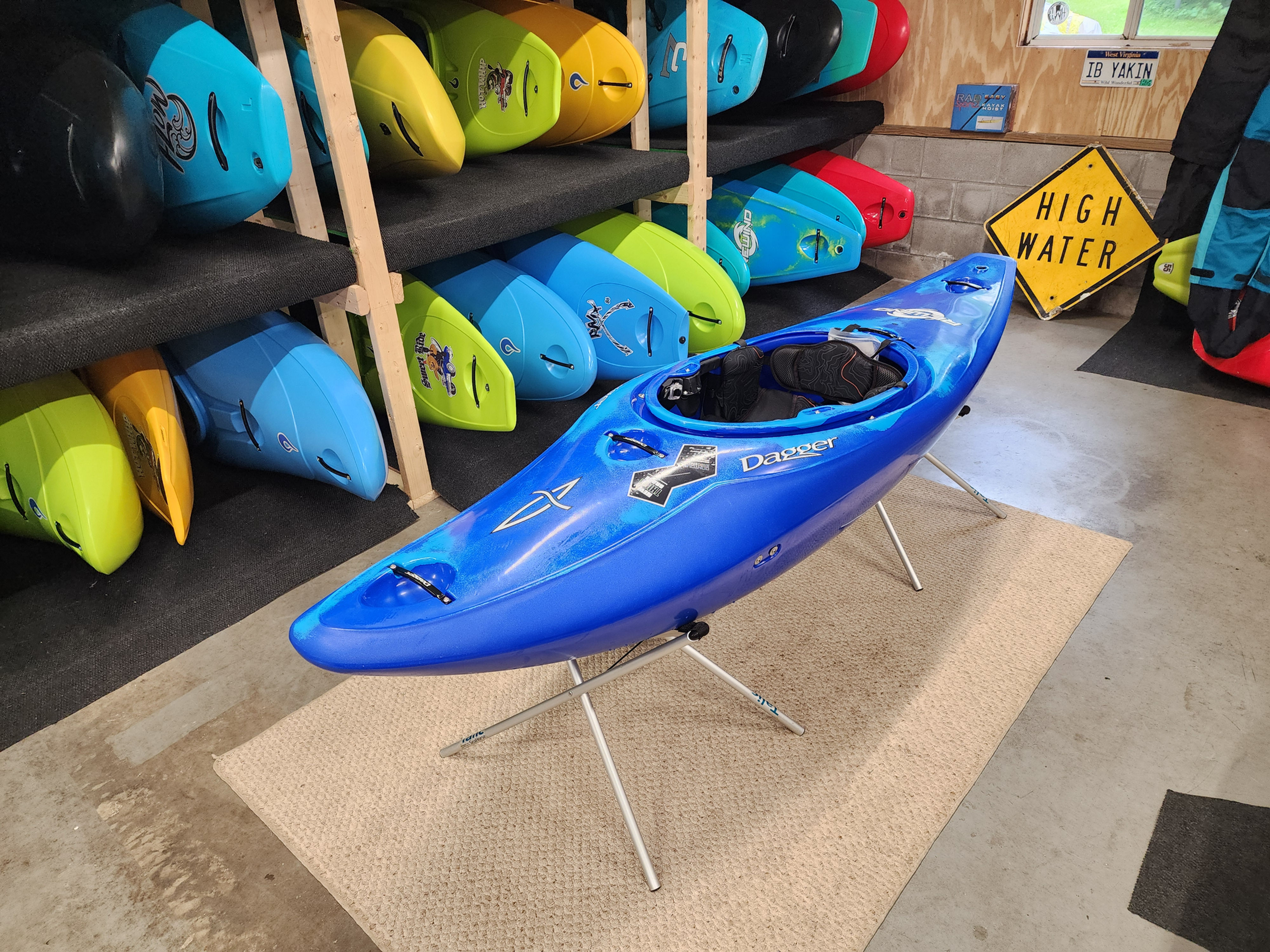 2025 Dagger Rewind Med