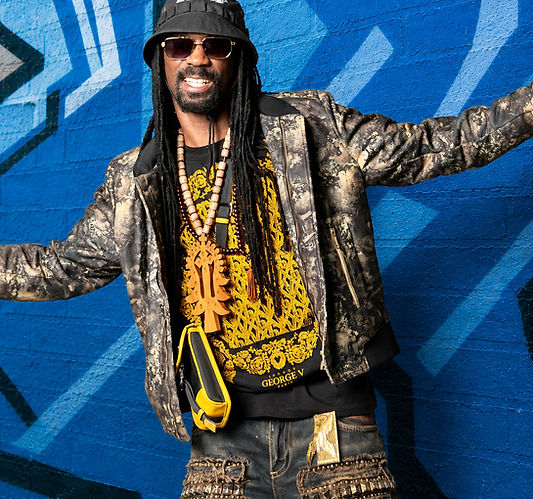 One of the most recognisable voices in UK jungle and dancehall, General Levy is celebrated for his rapid-fire delivery, distinctive vocal style and infectious energy. Rooted in sound system culture, his music connects reggae and ragga with the heavyweight rhythms of jungle.
His landmark collaboration with M-Beat, “Incredible”, reached Number Eight in the UK charts in 1994, becoming an enduring jungle anthem. More than three decades later, its unmistakable vocals continue to bring generations of music lovers together on the dancefloor.
General Levy joins us for the Saturday Lions Den Afterparty inside The Country Park Inn. Expect serious mic mastery, big basslines and plenty of energy as we keep the One Drop vibes flowing into the night.
Lions Den Upgrade required. Limited to 300 passes for the night.