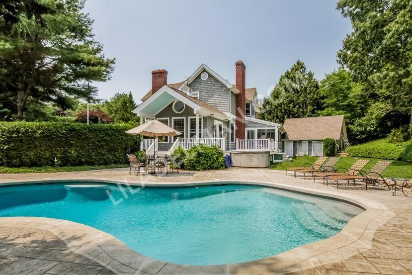 6 Camelback Way, Watch Hill