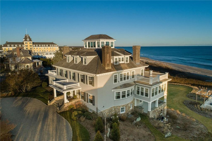 10 Bluff Ave, Watch Hill