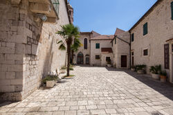 36690261420_6d890974cf_k