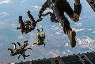 Vom Flugzeug springen