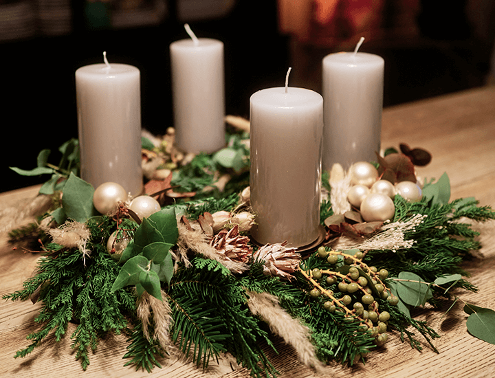 Adventskranz binden oder Adventsdekoration gestalten
