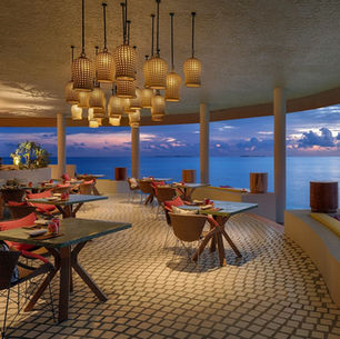 Dining at Six Senses Kanuhura
