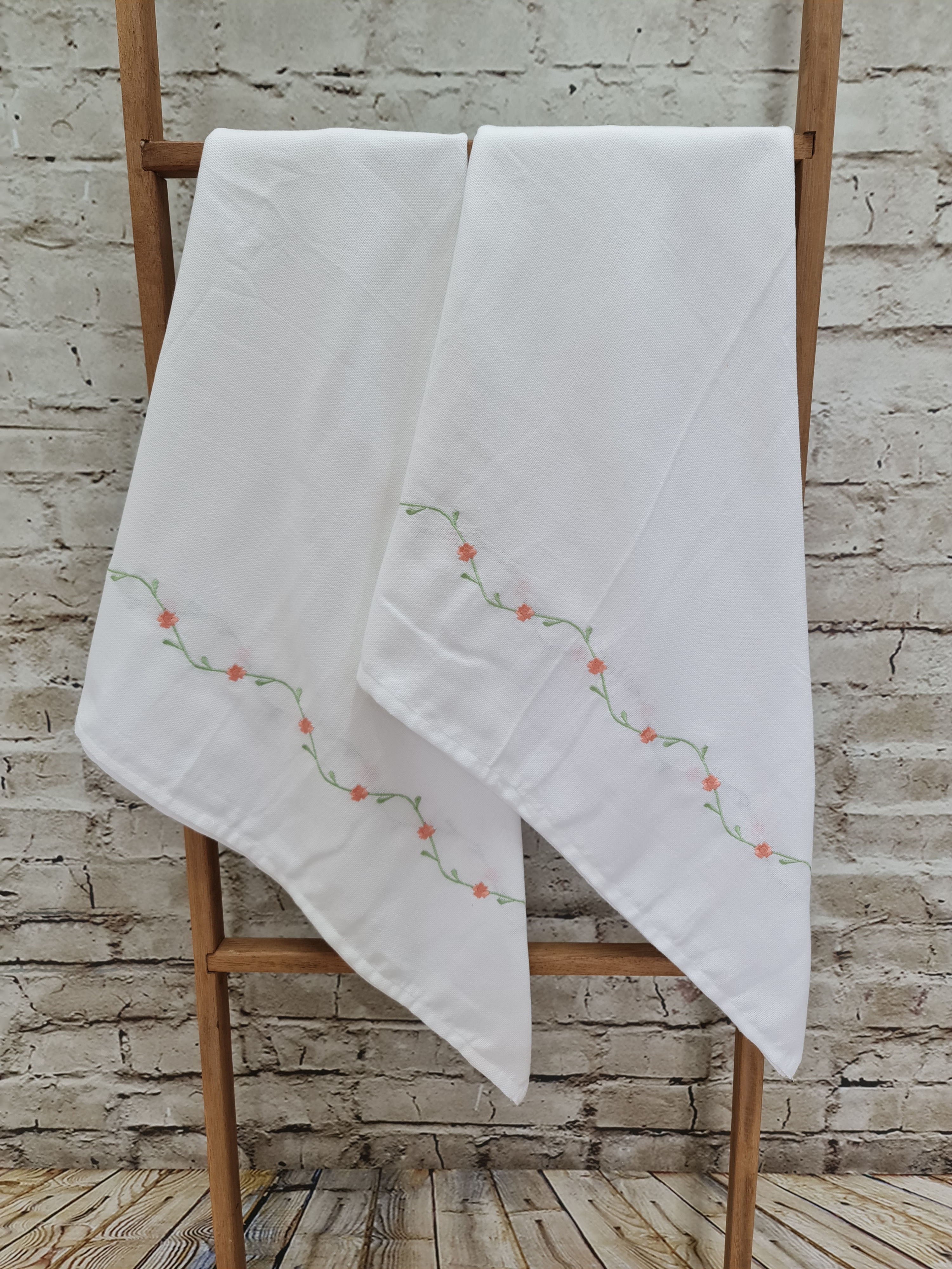 Kerala towel - Embroidered Wild Flower - Set of 2